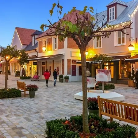 Modern Near Disneyland Paris Apartment