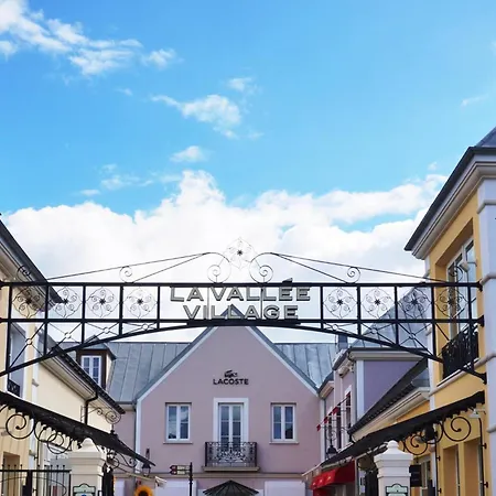 Modern Near Disneyland Paris Apartment *